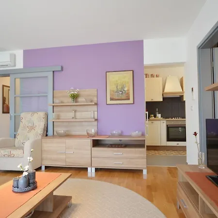 Cozy Loft Апартаменты Ровинь